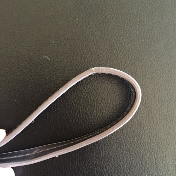 Snake skin (fake) small purse with magnet closure! - Picture 6 of 8